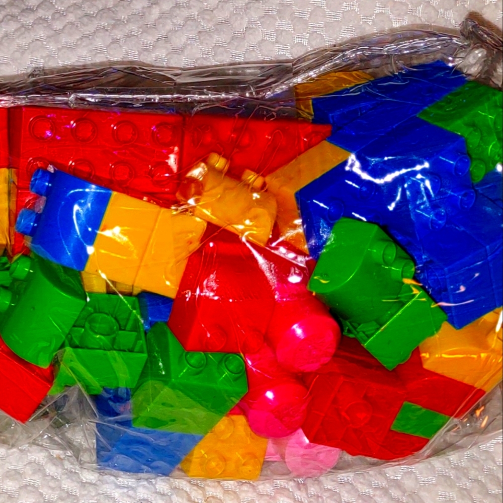 Bag 83 Snap Together Build Up Blocks Multiple Colors Small Plastic